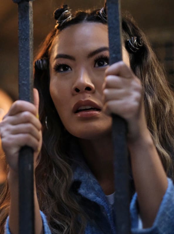Behind Bars - Batwoman Season 2 Episode 17
