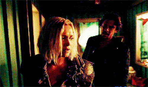 Bellamy and Clarke on Sanctum - The 100