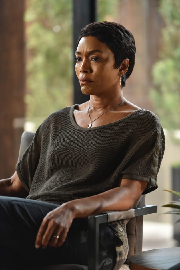 9-1-1 Season 1 Episode 2 Review: Let Go - TV Fanatic
