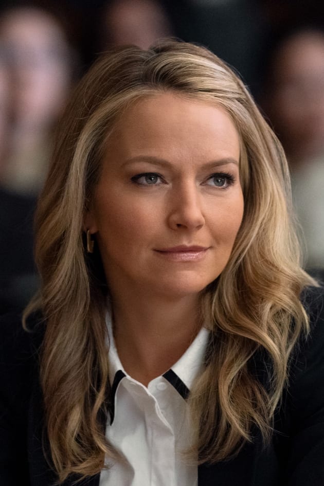 Lorna in Court The Lincoln Lawyer Season 2 Episode 6 TV Fanatic