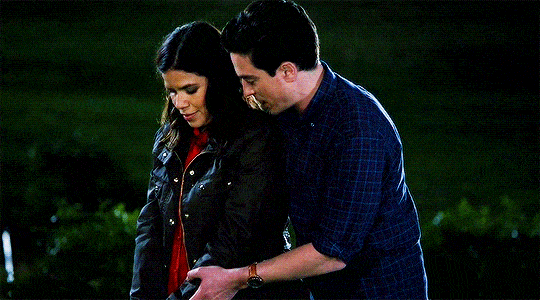 Jonah teaches Amy how to golf - Superstore
