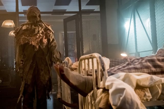 Making a Visit - Gotham Season 4 Episode 2