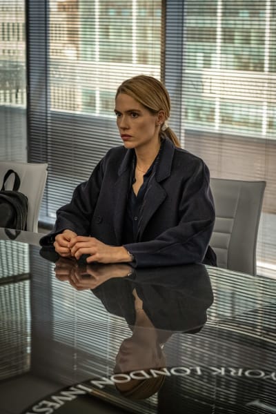 Under Watch - Devils Season 1 Episode 6