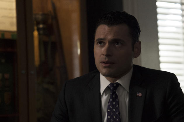 Aaron on the Move - Designated Survivor Season 1 Episode 21