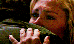 Clarke and Bellamy's Moment of Peace On "Pandora's Box"