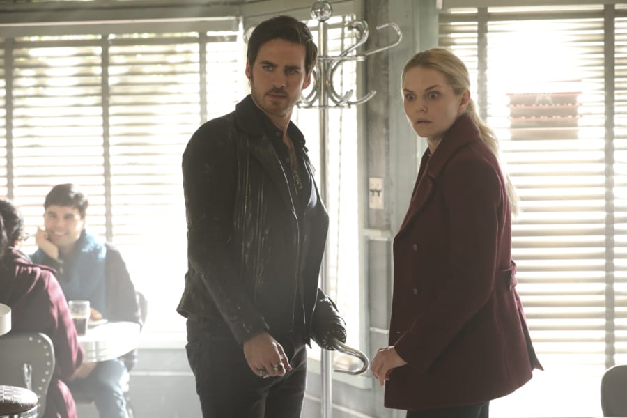 Surprise Once Upon A Time Season 6 Episode 9 Tv Fanatic