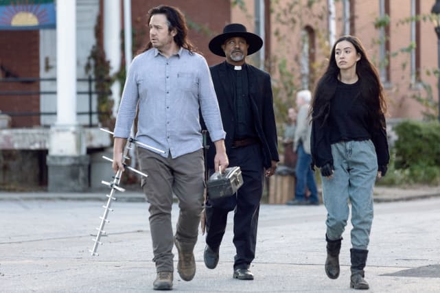 The More The Merrier - The Walking Dead Season 9 Episode 15