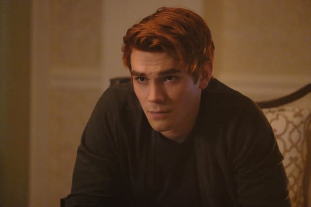 Fighting Back - Riverdale Season 2 Episode 3