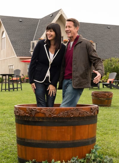 Stomp on Those Grapes! - Good Witch Season 5 Episode 3
