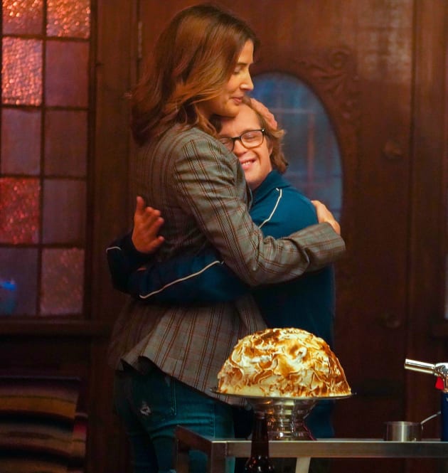 A Show of Sibling Love - Stumptown Season 1 Episode 12