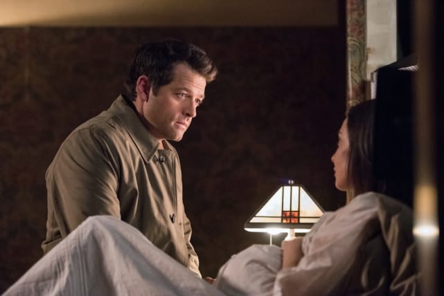 Castiel checks in on Kelly - Supernatural Season 12 Episode 23