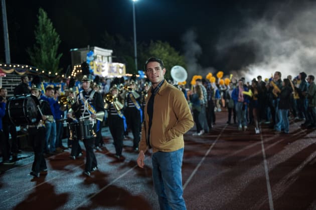The Whole Town Turned Up! - Riverdale Season 1 Episode 2