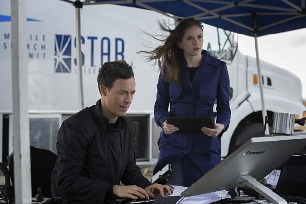 Run Barry Run - The Flash Season 1 Episode 1