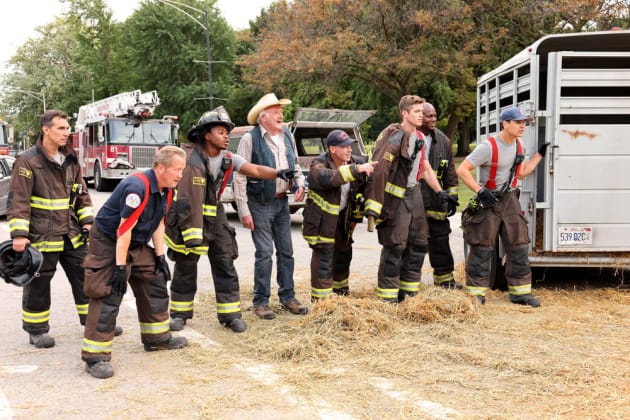 who replaced hay on chicago fire