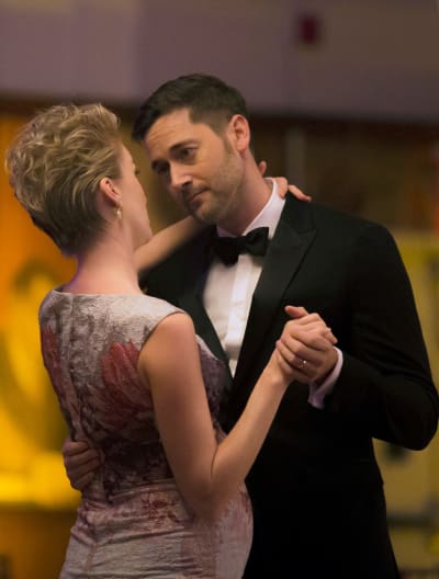 Lovely Couple Tall - New Amsterdam Season 1 Episode 6