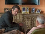 Raylan Givens Talks To A Suspect