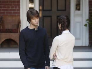 Pretty little liars season 1 hotsell episode 1 with english subtitles