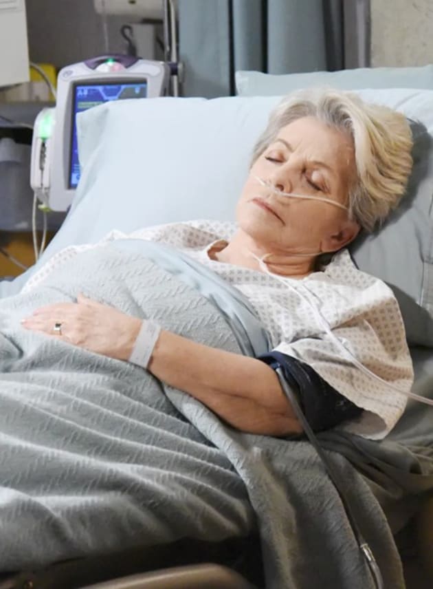 (TALL) Julie's Condition Worsens - Days of Our Lives