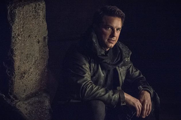 Unhappy Man - Arrow Season 3 Episode 23