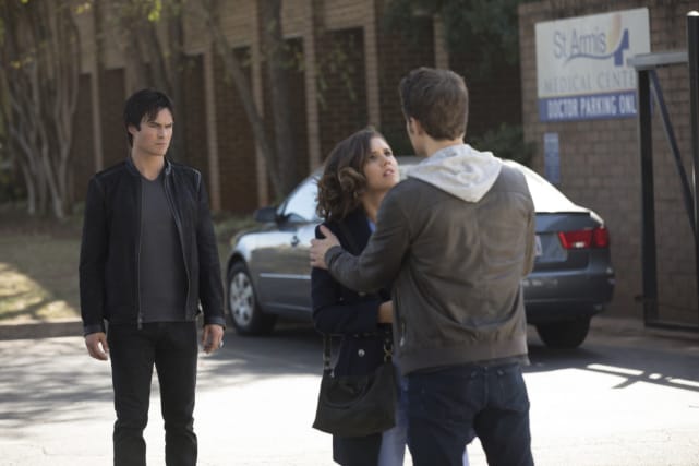 Someone Is In Trouble - The Vampire Diaries Season 8 Episode 8