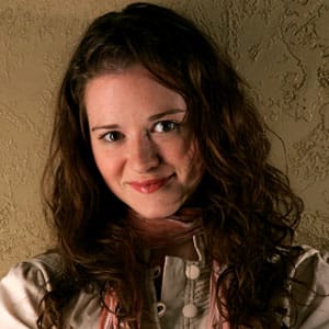 Sarah Drew pic