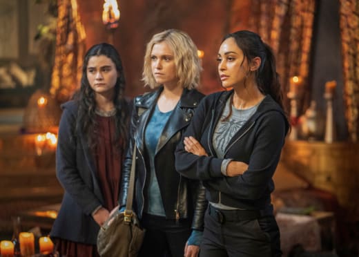 Clarke, Madi, and Raven - The 100 Season 7 Episode 13