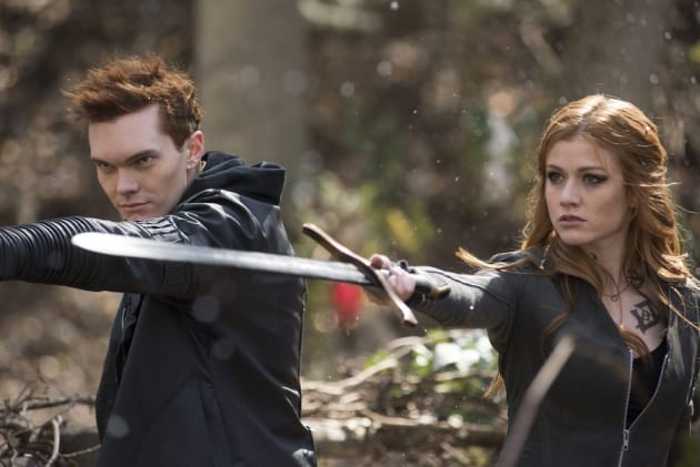 Sibling Team Up - Shadowhunters Season 3 Episode 20