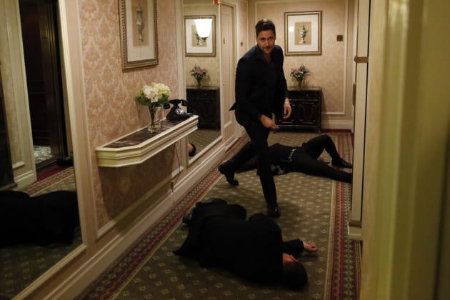 Tom takes down some bad guys - The Blacklist Season 4 Episode 12