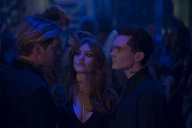 Unlikely Trio - Shadowhunters Season 3 Episode 19