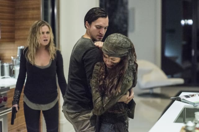 A Tense Situation — The 100 Season 4 Episode 7