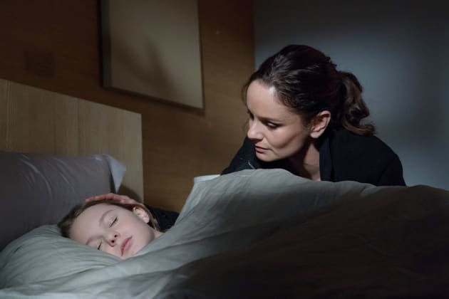 Katie Checks on Gracie - Colony Season 3 Episode 12