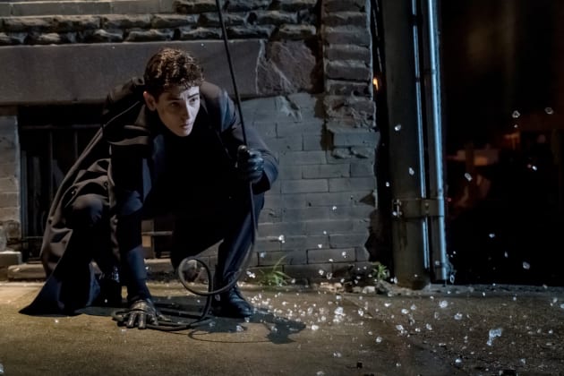 Bruce on the Job - Gotham Season 4 Episode 2