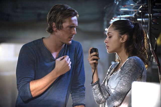 Raven and Wick Put Their Heads Together - The 100 Season 2 Episode 14
