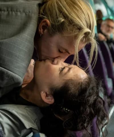 Killing Eve kiss