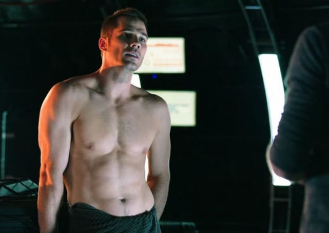 Luke Macfarlane - Killjoys
