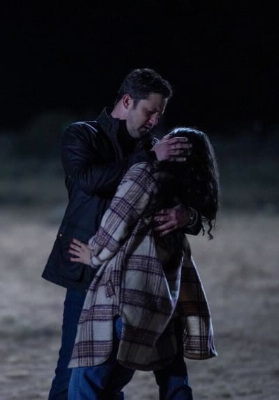 Hanging On - Roswell, New Mexico Season 4 Episode 11
