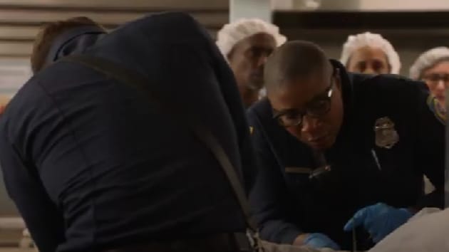 Brooklyn 99 season 6 episode 1 free shop