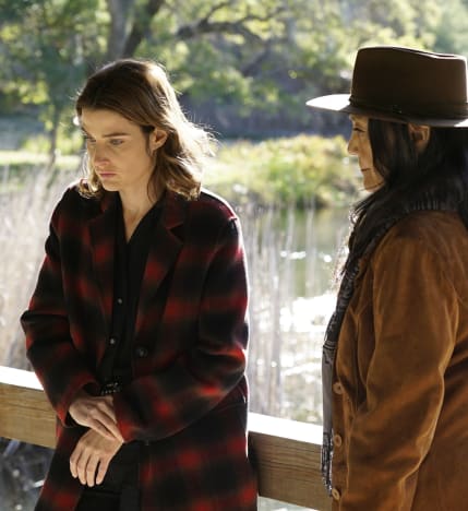 Coming Clean - Stumptown Season 1 Episode 16