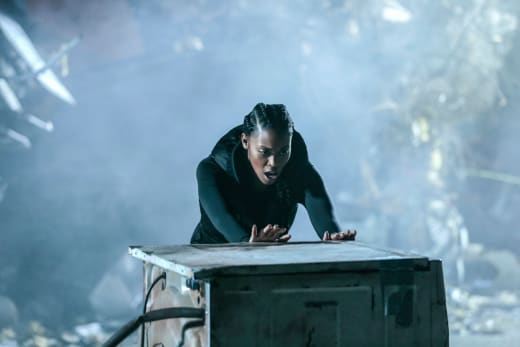 Superpowers, Baby! - Black Lightning Season 1 Episode 3