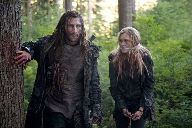 Roan Leads Clarke - The 100 Season 3 Episode 2