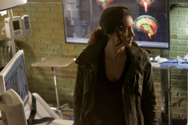 Samar in the hospital - The Blacklist Season 4 Episode 19