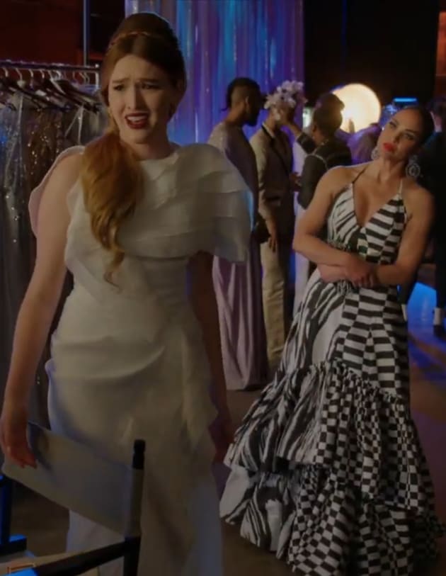 Disaster at a Fashion Show - Dynasty Season 4 Episode 14