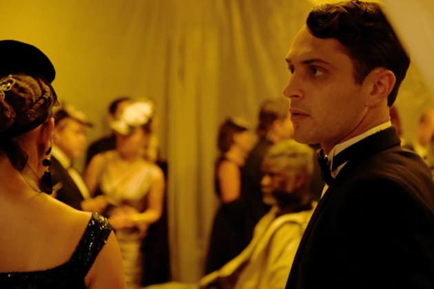An Offering in the Background - The Purge Season 1 Episode 5
