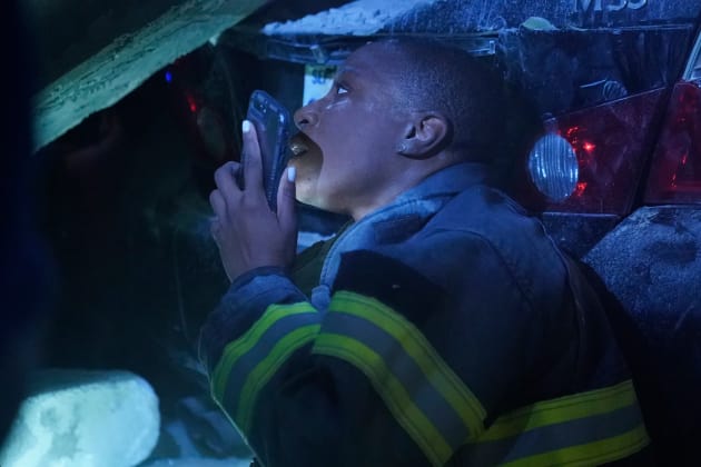 9-1-1 Season 2 Episode 3 Review: Help Is Not Coming - TV Fanatic