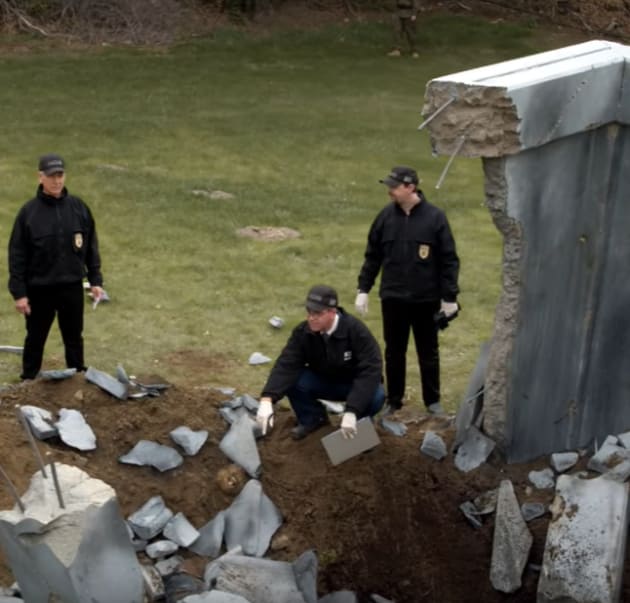 Unusual Dump Site - NCIS Season 17 Episode 13