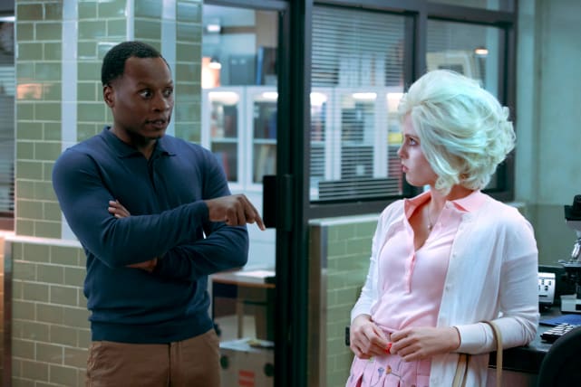 Clive Lays Down the Law - iZombie Season 4 Episode 2