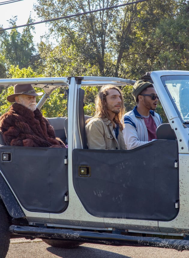 Driving a Ghost - tall - Filthy Rich Season 1 Episode 5