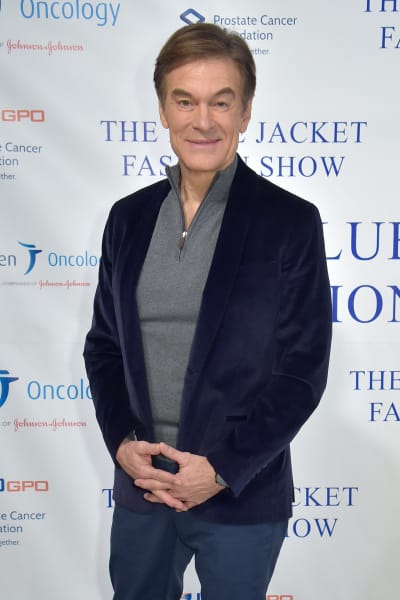 Dr. Oz Attends Blue Jacket Fashion Event