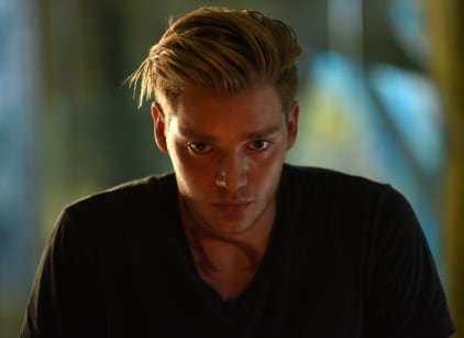 Watch shadowhunters season hotsell 1