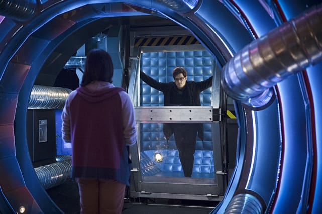 And In - The Flash Season 2 Episode 17